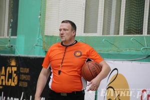 Команда «Экспресс» стала обладательницей Кубка г. Великие Луки по баскетболу