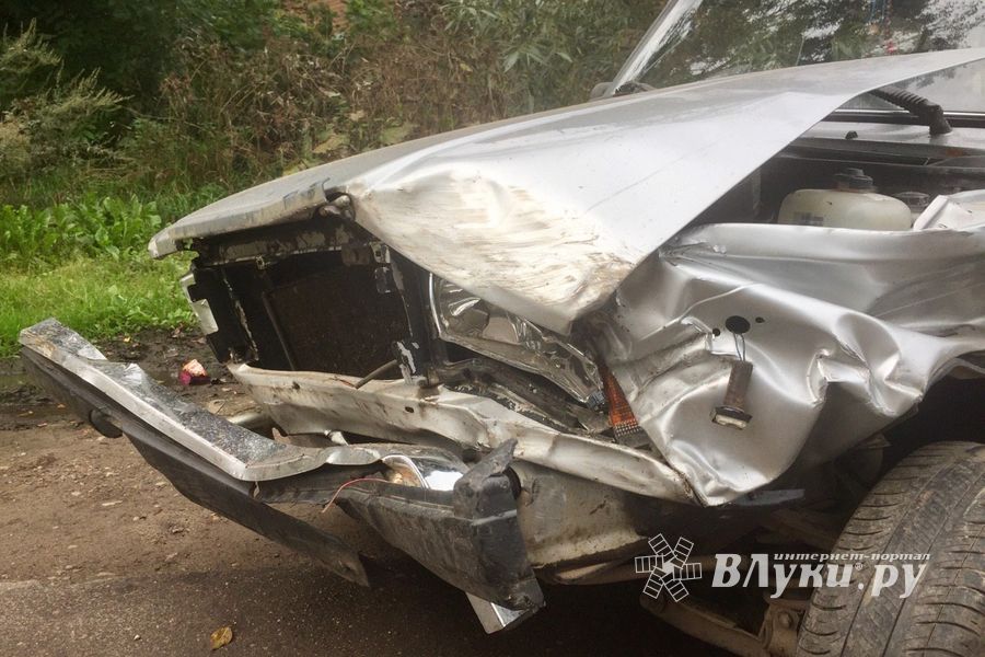 ДТП на пр-те Гагарина в Великих Луках (ФОТО)