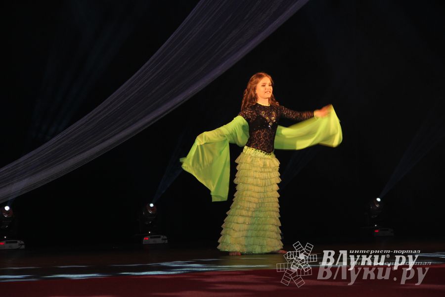 В ДК ЛК прошел музыкально-танцевальный спектакль «Босиком по млечному пути» (фото)