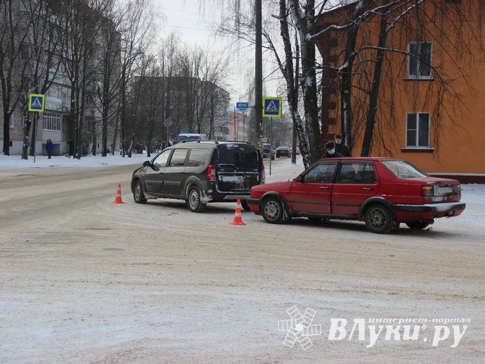 ДТП на перекрёстке Октябрьского-Полиграфистов (ФОТО)