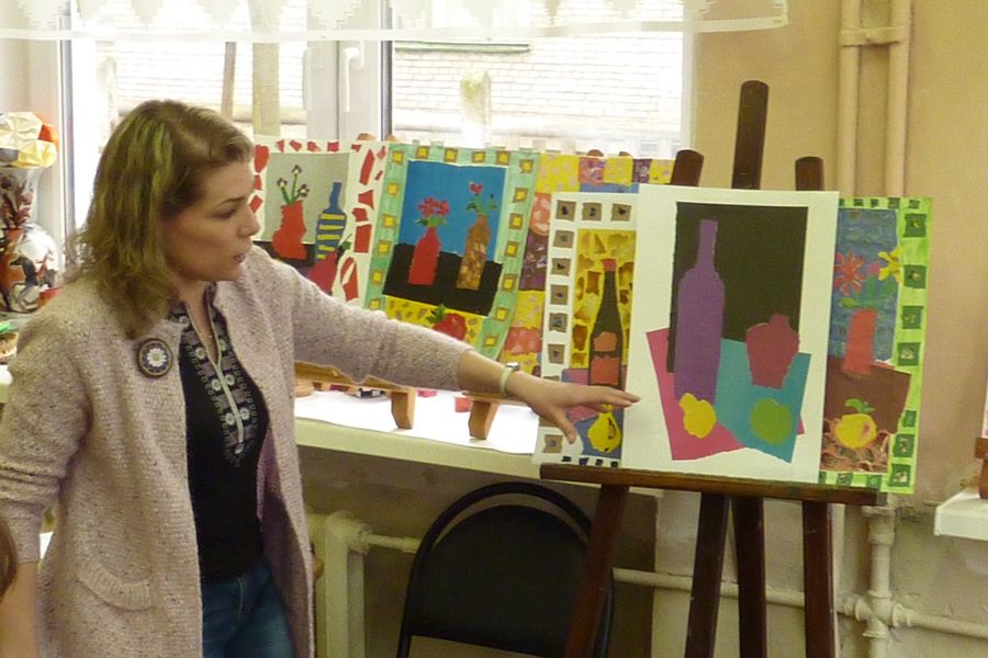 В детской художественной школе прошел мастер-класс «Аппликация. Натюрморт» (ФОТО)