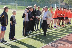В Великих Луках стартовал открытый турнир по футболу