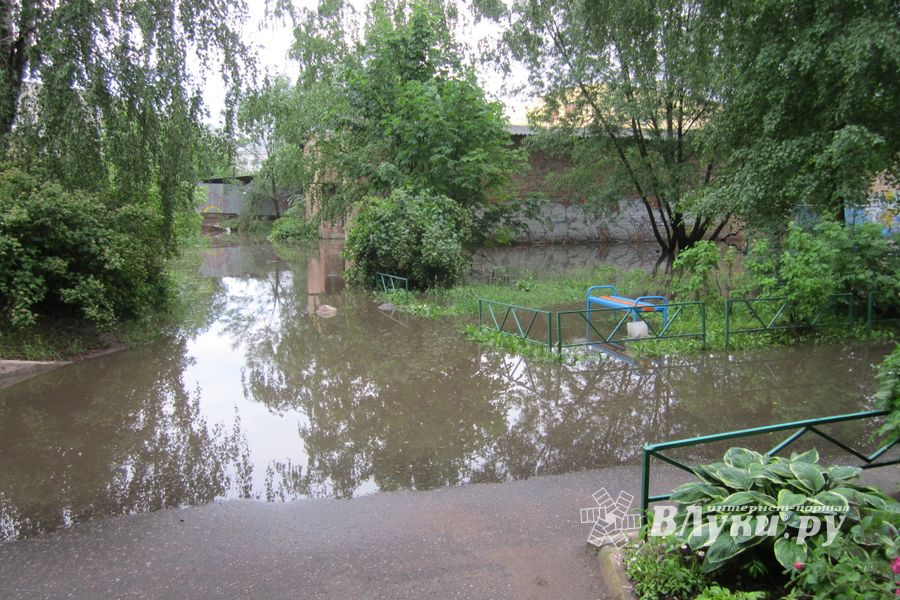 Великие Луки вновь затопило (ФОТО)