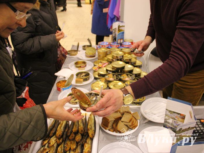 В ДК ЛК открылась 7-я Великолукская универсальная выставка (ФОТО, ВИДЕО)