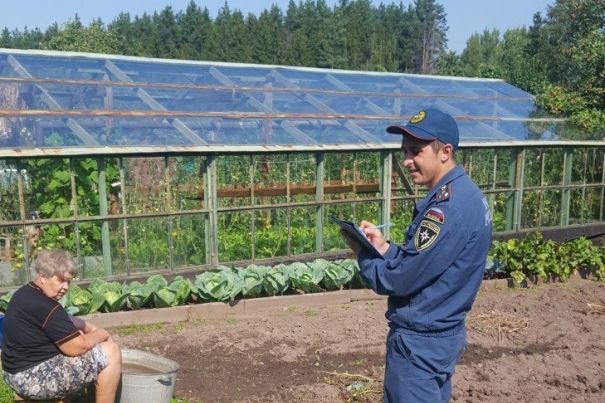 В Великих Луках садоводам напомнили о пожарной безопасности (ФОТО)