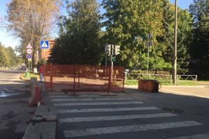 В Великих Луках закрыт проезд для транспорта через улицу ул. К. Либкнехта (ФОТО)