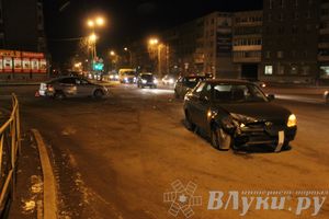 Утреннее ДТП на перекрестке пр-т Гагарина — ул. Дьяконова (ФОТО)