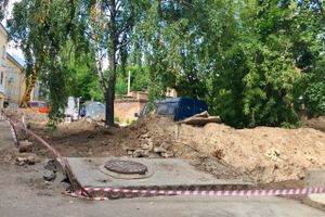 В Великих Луках продолжается ремонт дворов (ФОТО)