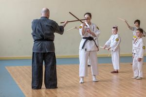 Ученики школы Дзюшин-рю кэмпо каратэ постигали искусство кобудзюцу (ФОТО)