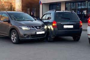 В Великих Луках автолюбители не поделили парковку (ФОТО)