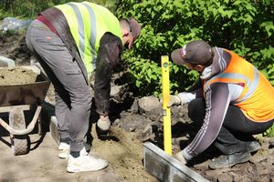 На улицах Дворецкой и Виноградова появится тротуар (ФОТО)