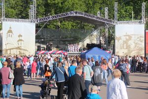 Праздничный салют в честь Дня Победы был дан в Великих Луках (ФОТО)