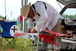 В Великих Луках прошли воздушные бои (фото)