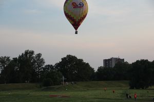 Аэростаты летают над городом (ФОТО)