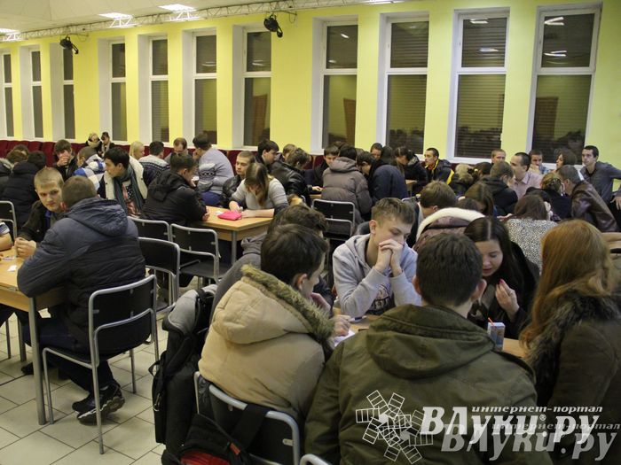 Третий тур игр «Что? Где? Когда?» состоялся вчера в ДК ЛК (фото)