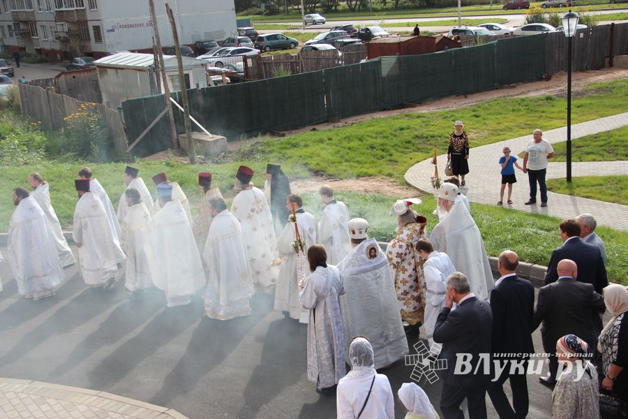 Освящение Храма святителя Тихона, Патриарха Всероссийского, святых Новомучеников и Исповедников Российских (ФОТО)