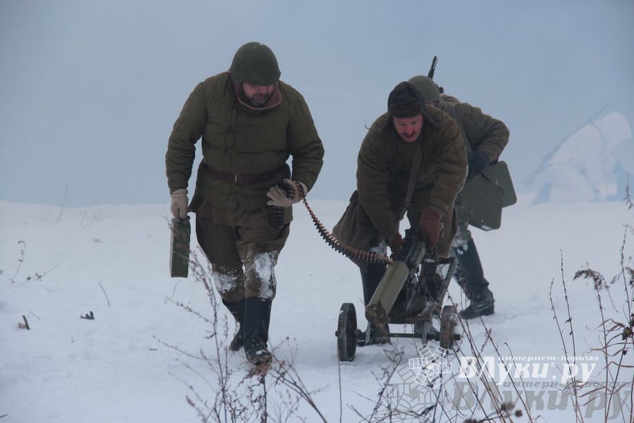 Реконструкция битвы за освобождение Великих Лук