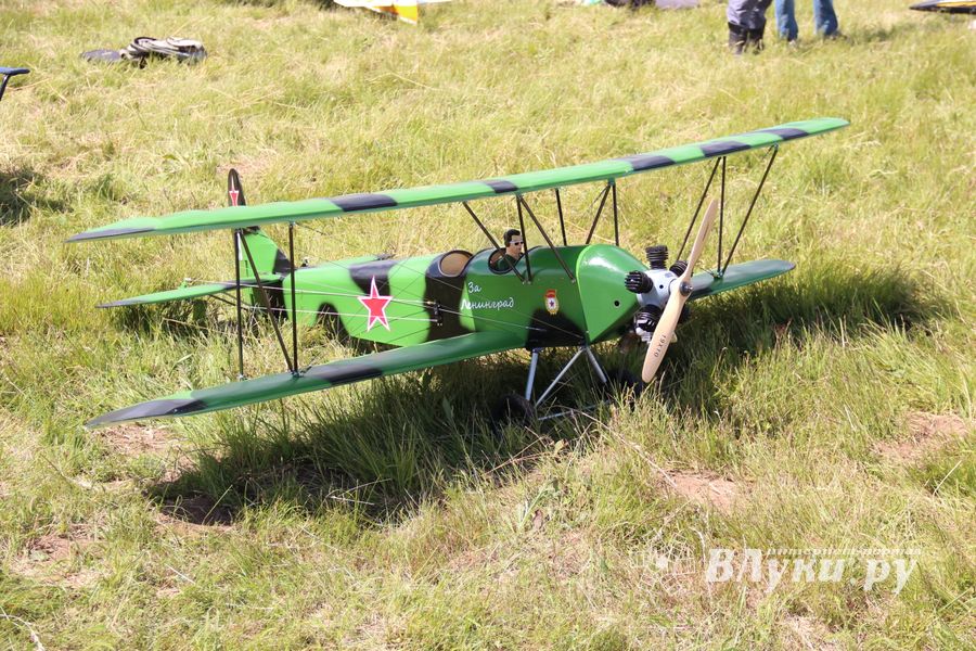 В Великих Луках проходит 7-й Фестиваль авиамодельного спорта (ФОТО)