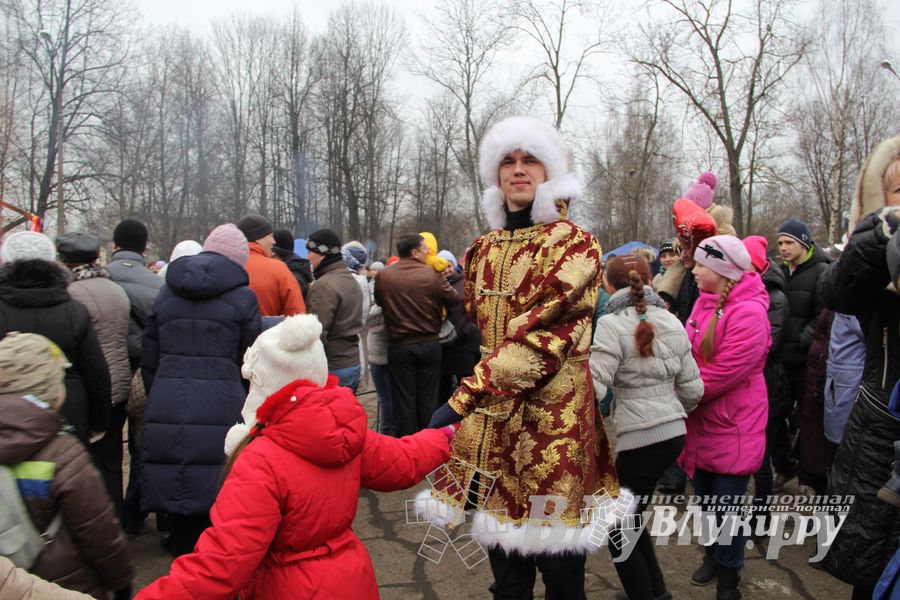 Гуляния широкой великолукской Масленицы