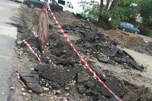 Возле Свято-Вознесенского собора в Великих Луках ведутся дорожные работы (фото)