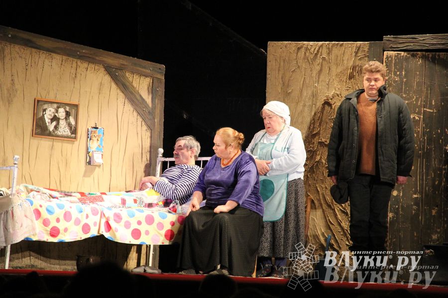 Народные артисты России выступили в Великих Луках (фото)