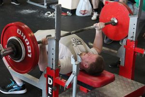 В Великих Луках состоялись Чемпионат и Первенство Псковской области по жиму штанги лежа (ФОТО)