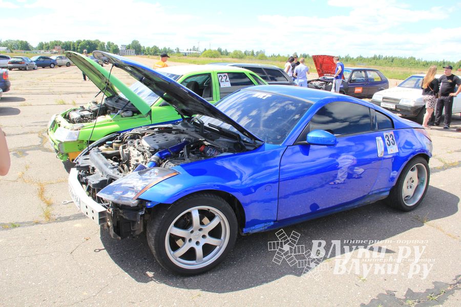 В Великих Луках прошел I этап Открытого чемпионата г. Великие Луки по Drag Racing (фото)