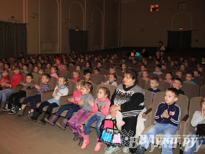 Состоялась премьера спектакля «Однажды в сказке...» (фото)