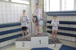 В Великих Луках прошли соревнования по плаванию «Быстрый Кашалот»