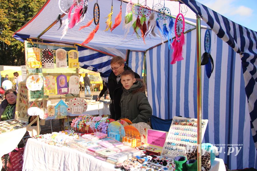 Торговая ярмарка «Осень-2016» прошла в Великих Луках (ФОТО)