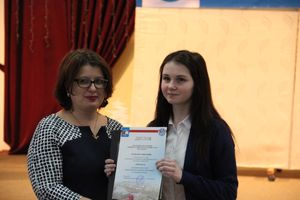 В Великих Луках наградили самых умных школьников 