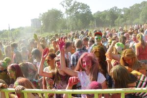 Яркие эмоции «ColorFest» в Великих Луках (ФОТО)