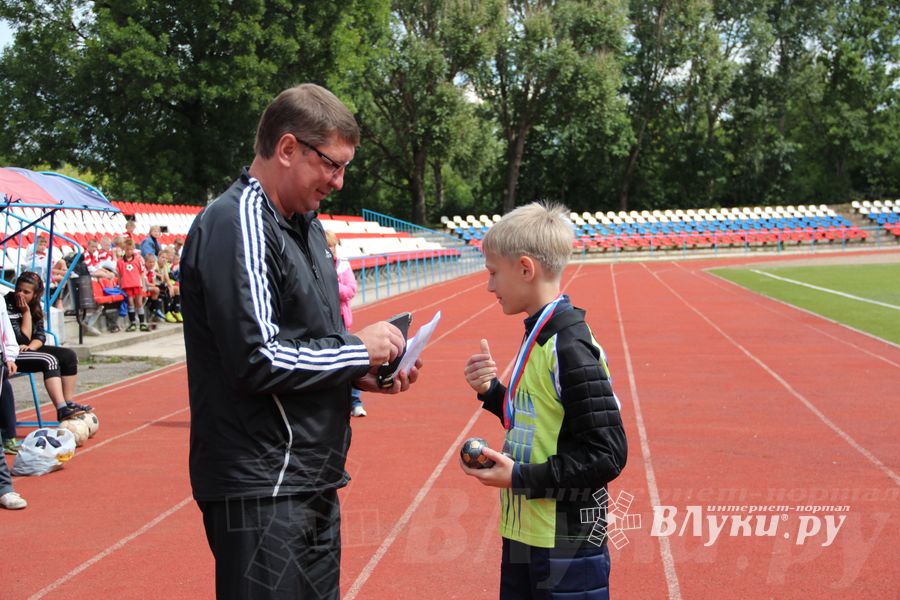 «Кожаный мяч» в Великих Луках