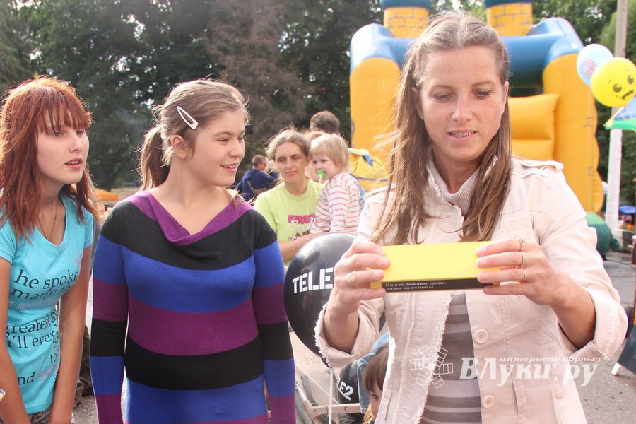 Tele2 поздравила великолучан с Днем рождения любимого города (фото)