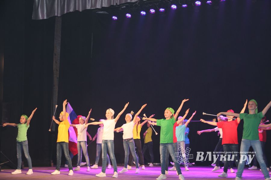 18 мая состоялся юбилейный концерт коллектива мажореток «Золотые погоны» (ФОТО)