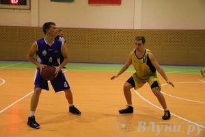 В Великих Луках проходят игры Чемпионата АСБ (фото)