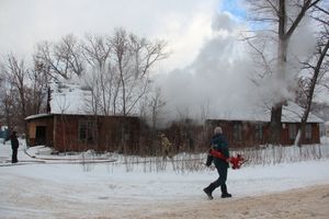 В Великих Луках горел жилой барак (ФОТО)