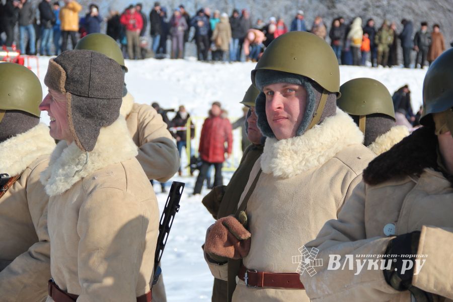 В Великих Луках реконструировали подвиг Александра Матросова (12+)(ФОТО)