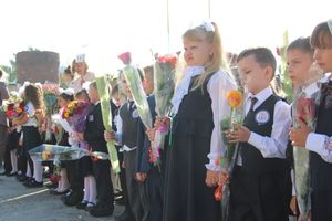 В Великих Луках торжественно встретили День знаний (ФОТО)