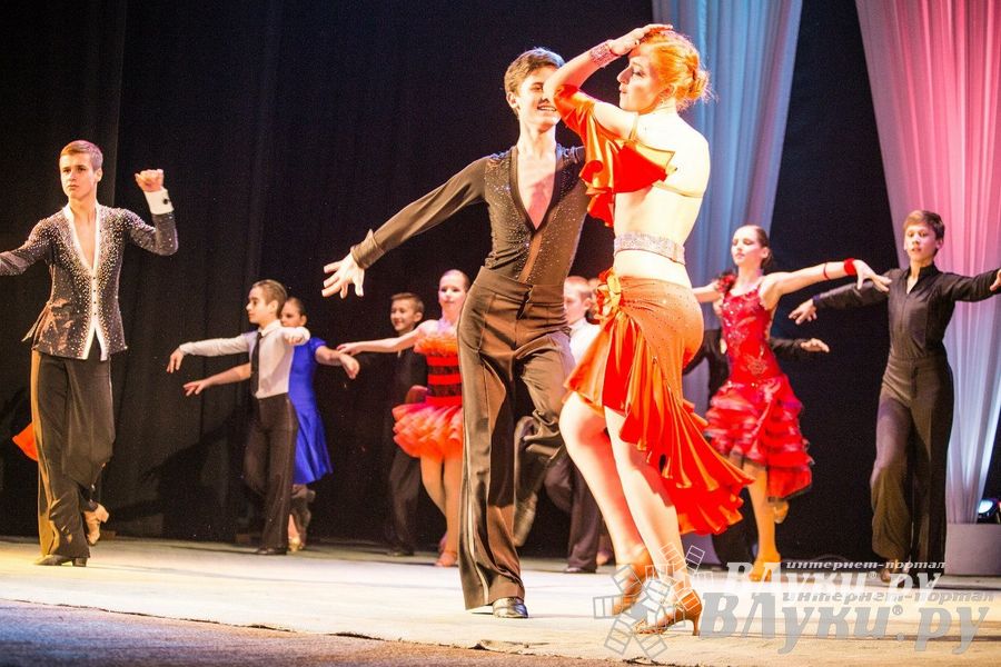 Знаменитый великолукский коллектив спортивного танца «Элегия» отметил свой юбилей