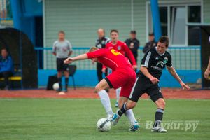 Матчи по футболу в рамках Первенства России проходят в Великих Луках (фото)