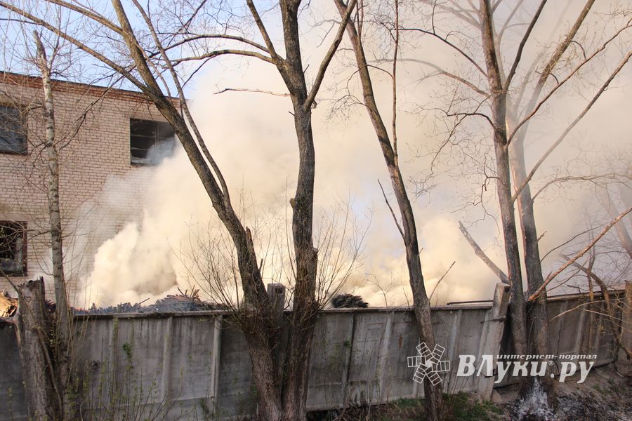 Подробности пожара на мебельном (ФОТО)
