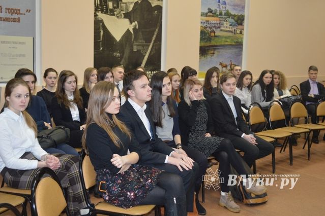 В Центральной библиотеке прошел круглый стол «Мы вместе» (фото)