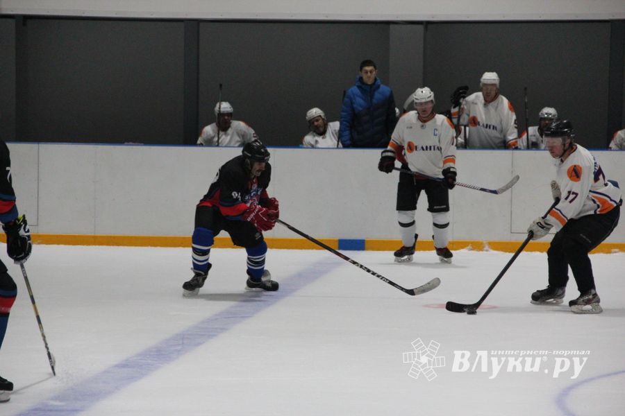 Великолукская команда «Экспресс 40+» дебютировал в НХЛ (ФОТО)