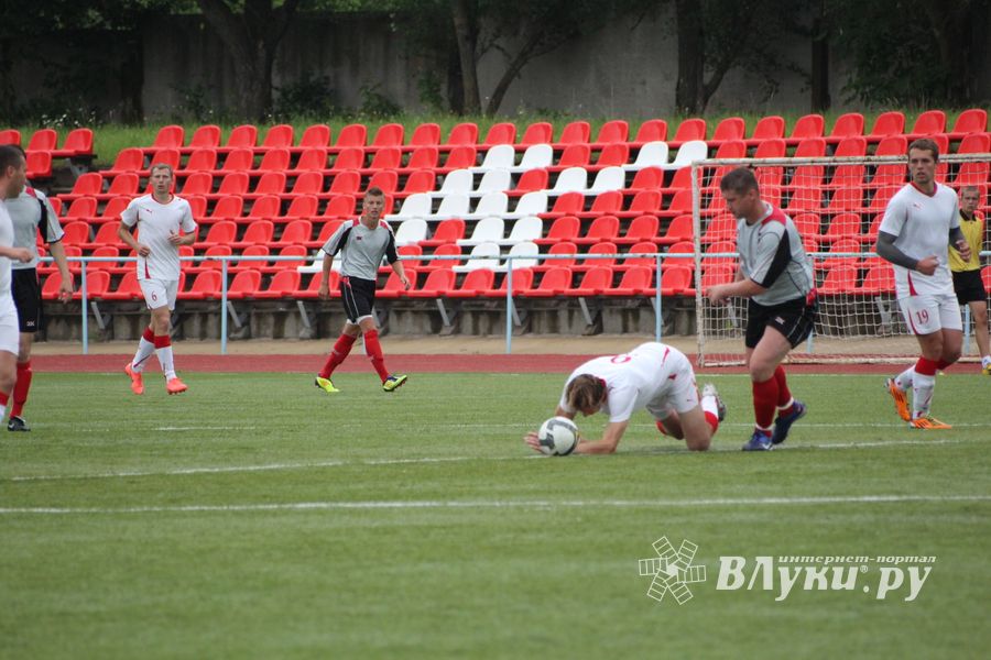 "Экспресс" (Великие Луки) - "Купол-ВДВ" (Псков)