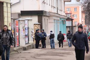 В Великих Луках «захватили заложников» (фото)