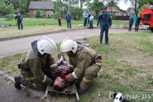 В Великих Луках прошли областные соревнования среди пожарных по спасению пострадавших