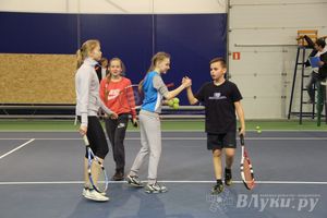 В Великих Луках прошло Первенство по большому теннису (фото)