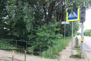 Великие Луки: Где-то строят, а где-то — рушится (ФОТО)