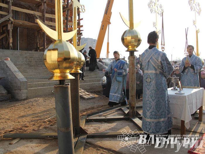 У храма святителя Тихона теперь есть освященные кресты